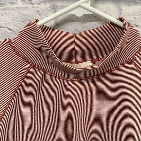 Urban Romantics Red and White‎ Striped Crop Mock Neck Sweater Size Small - Picture 2 of 5